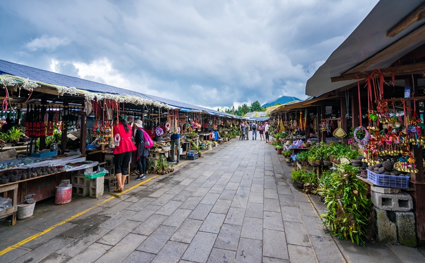 1550822282609712.jpg 腾冲边贸集市.jpg