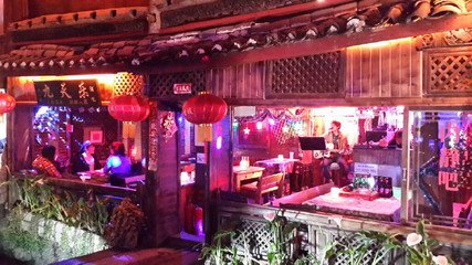 1575624389130541.jpg 丽江古城酒吧1.jpg